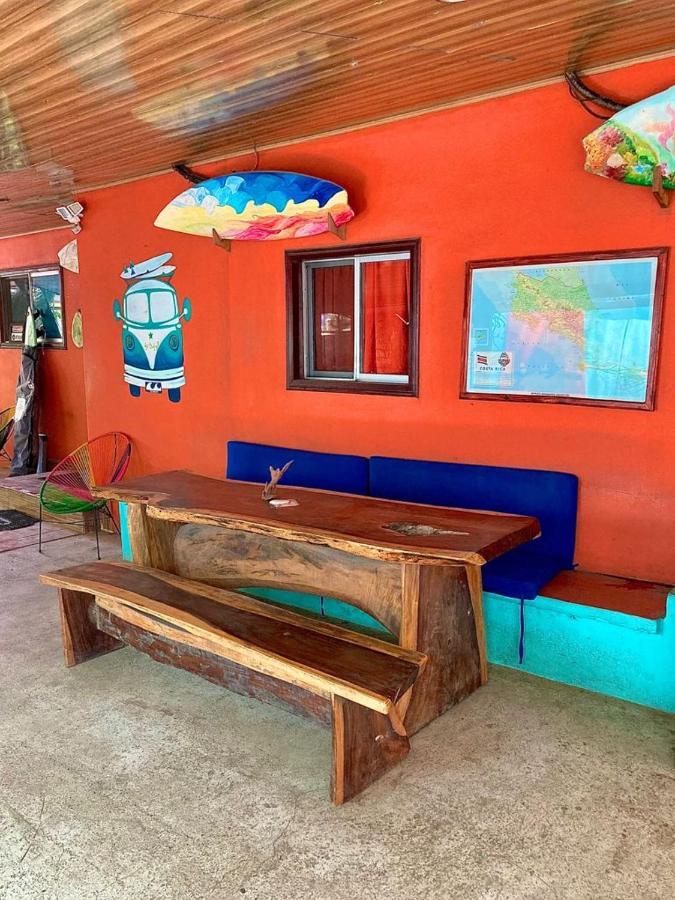 Coral Reef Surf Hostel And Camp Тамариндо Екстер'єр фото